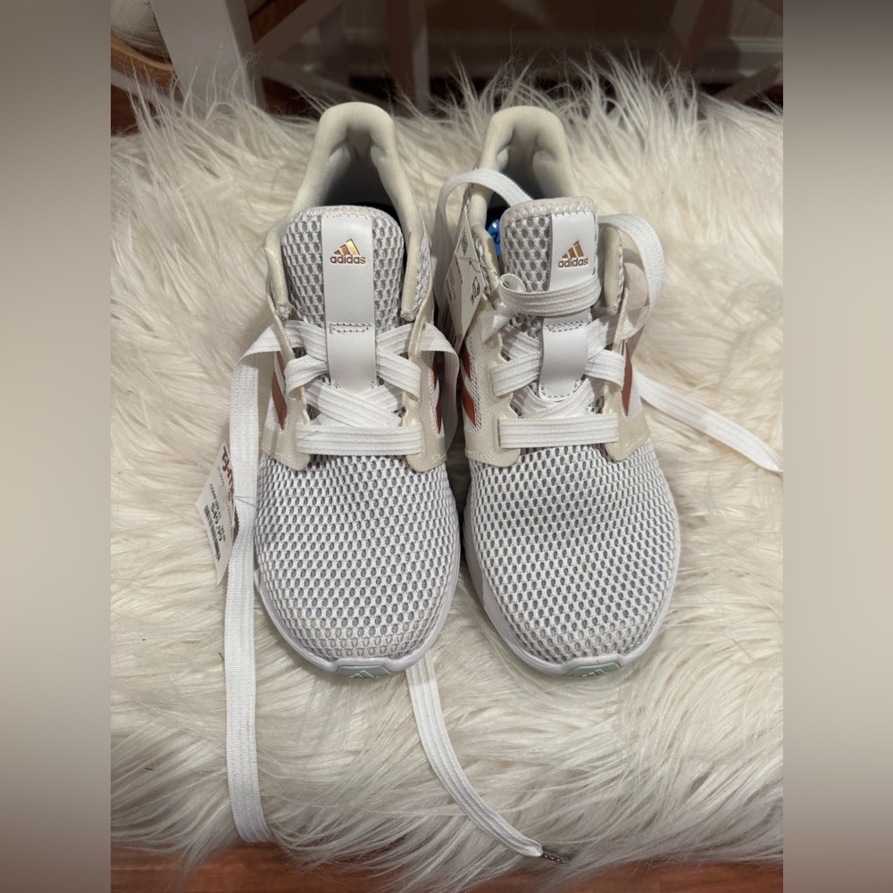 Women’s Adidas Athletic Shoes Size 7.5